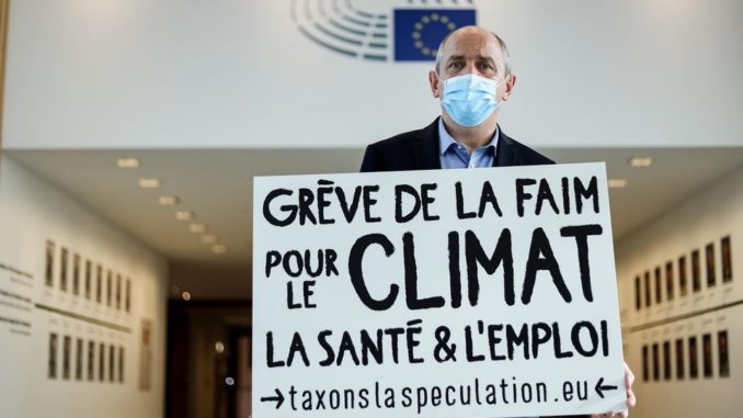 Pierre Larrouturou, député européen, en grève de la faim pour le climat