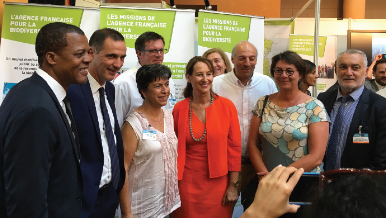 Résolution relative à la demande d’interdiction de tout nouveau permis de prospection et d’exploitation pétrolières en Méditerranée, signée par l’ensemble des participants.