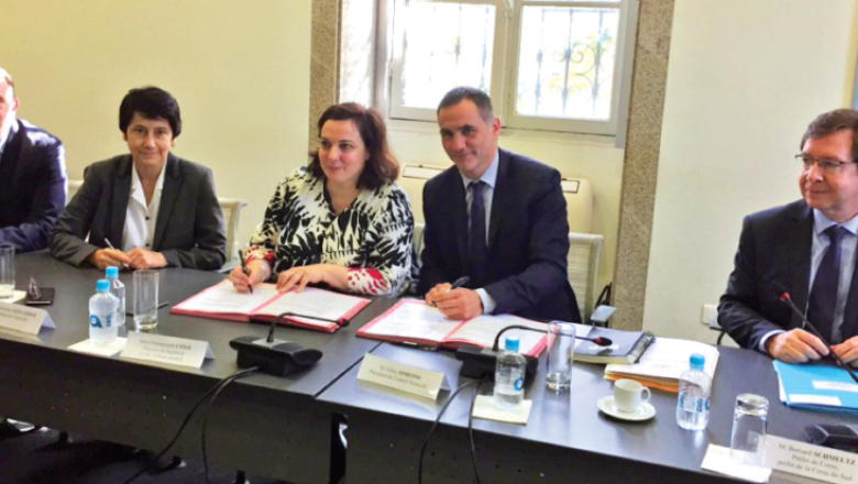 Emmanuelle Cosse a signé deux protocoles avec la CTC: le premier veille à la compatibilité des documents locaux
d’urbanisme avec le Padduc, le second aide à réparer les ratés de l’aménagement public de ces dernières décennies.