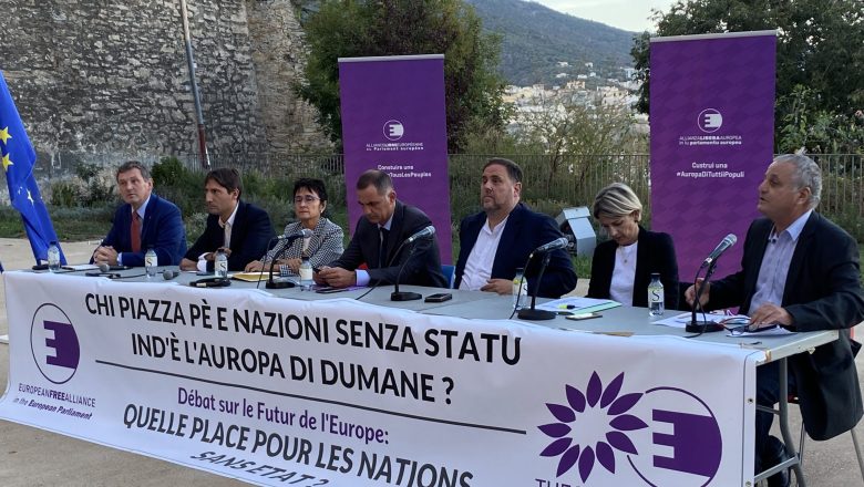 Lors de la conférence sur les nations sans État dans l'Europe.