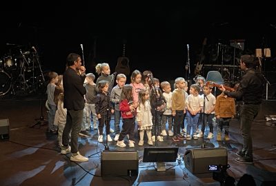 I zitelli di Scola Corsa di Bastia è Biguglia anu apertu u cuncertu.