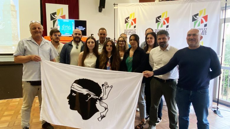 Une partie de la délégation corse à la 28e université d'été de R&PS