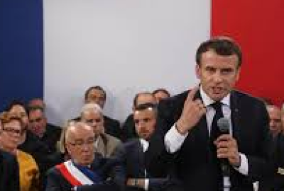 Macron Cuzzà