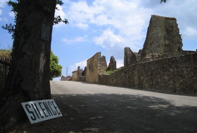 Oradour-sur-Glane-Entrance-1361