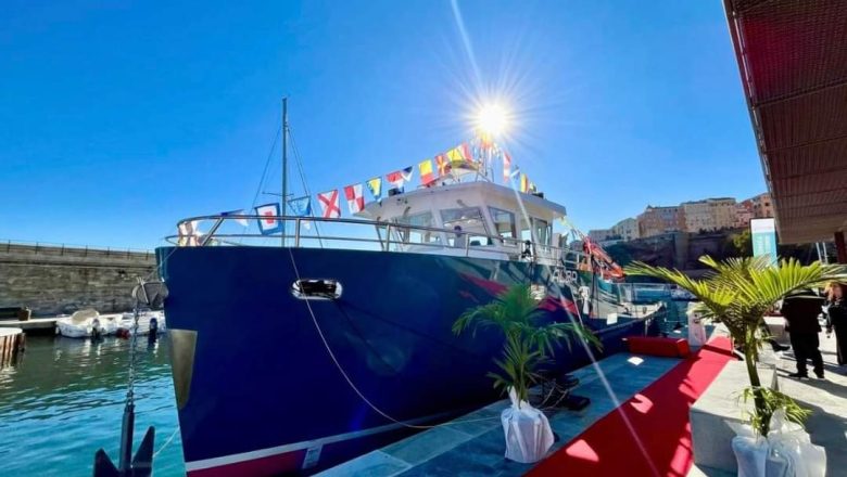 L’Alba, bateau fonctionnant aux piles à hydrogène, de 20 mètres de long, inauguré au vieux port de Bastia ce 15 novembre.
© Lycée maritime de Bastia